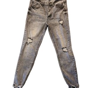 Light wash black denim jean